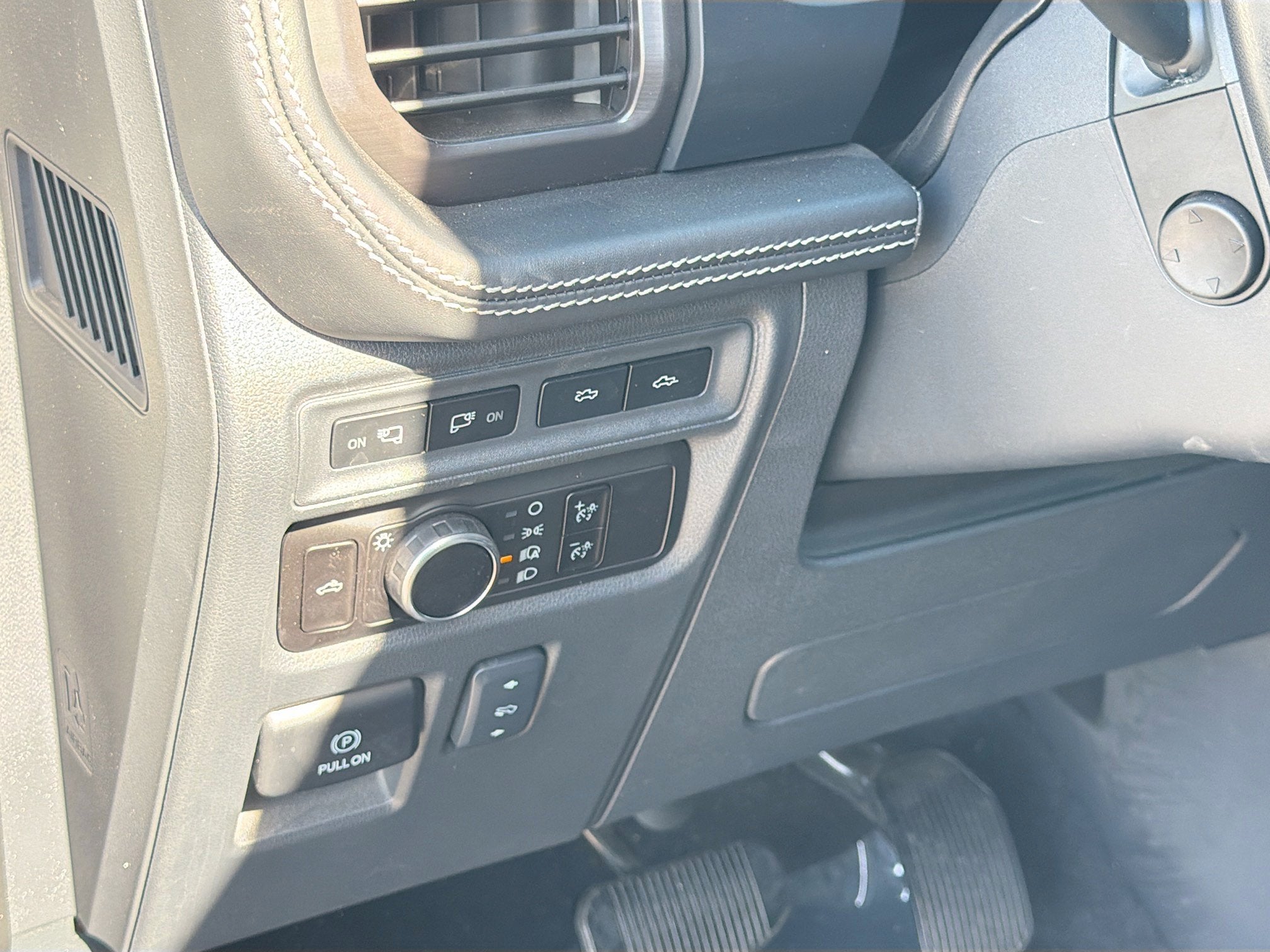 2023 Ford F-150 Lightning Platinum