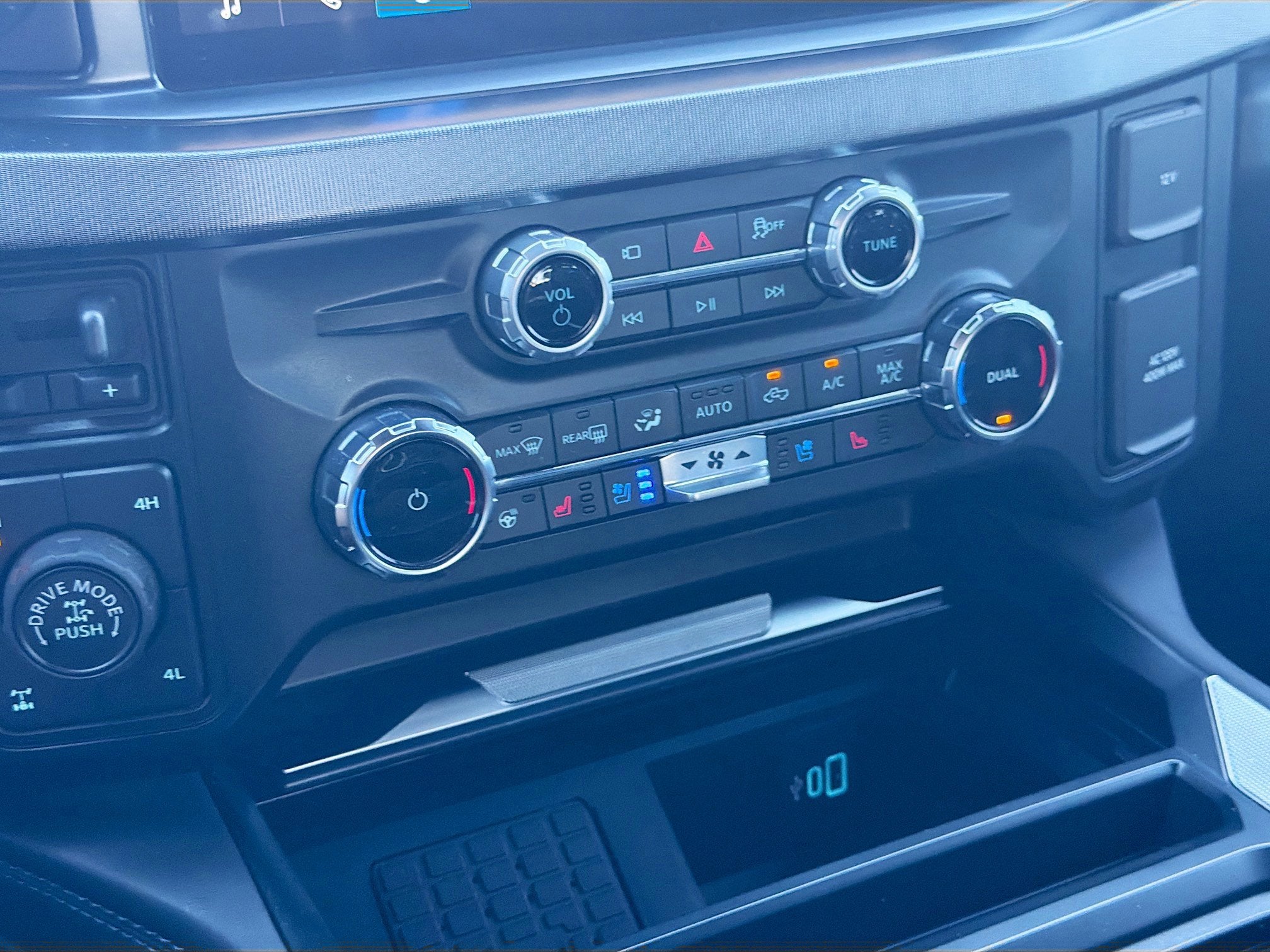 2025 Ford Super Duty F-250 SRW Platinum