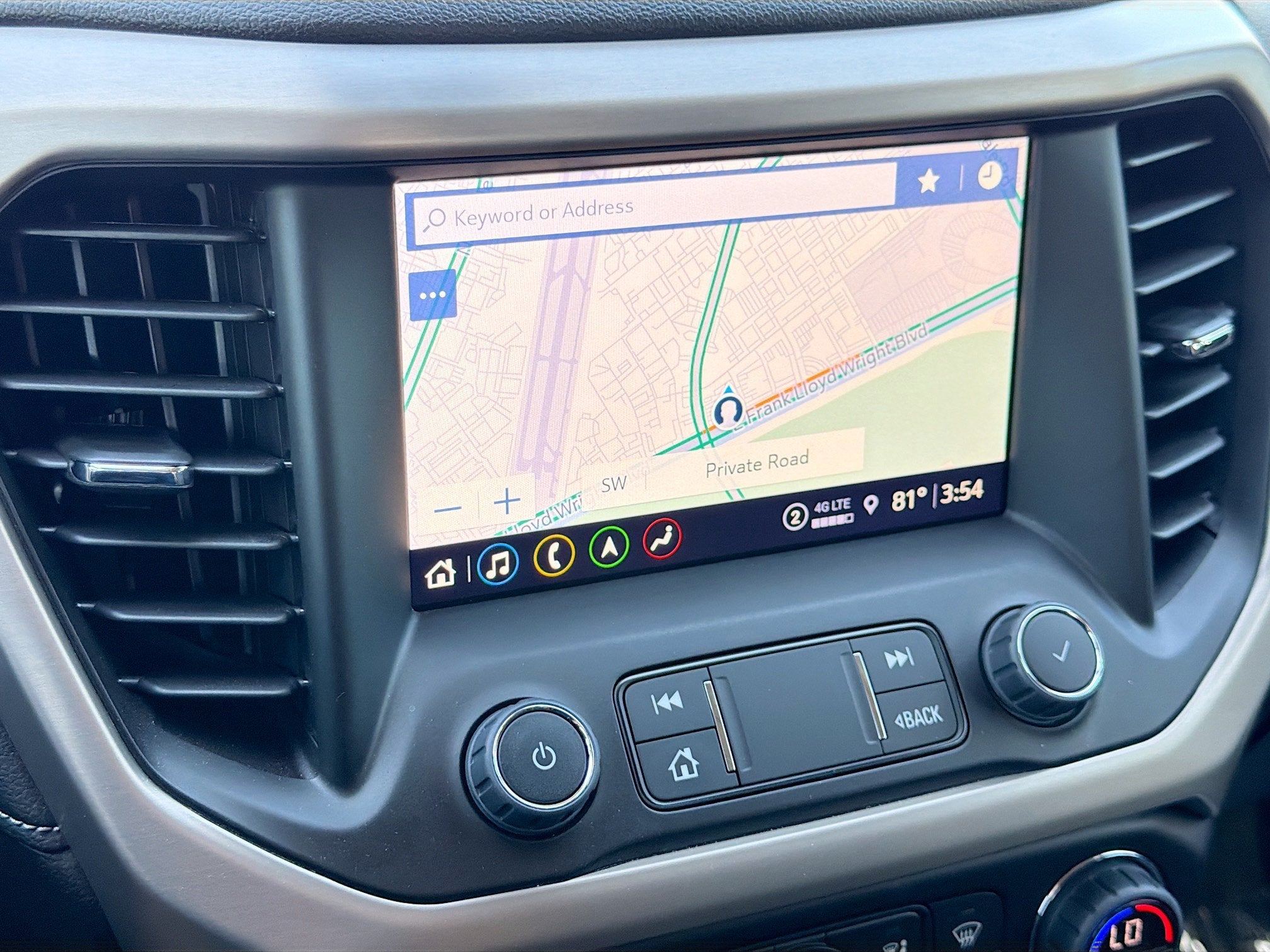 2023 GMC Acadia Denali