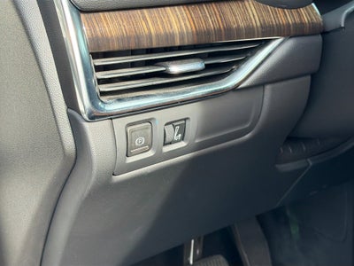 2022 Cadillac XT4 Premium Luxury