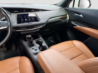 2022 Cadillac XT4 Premium Luxury