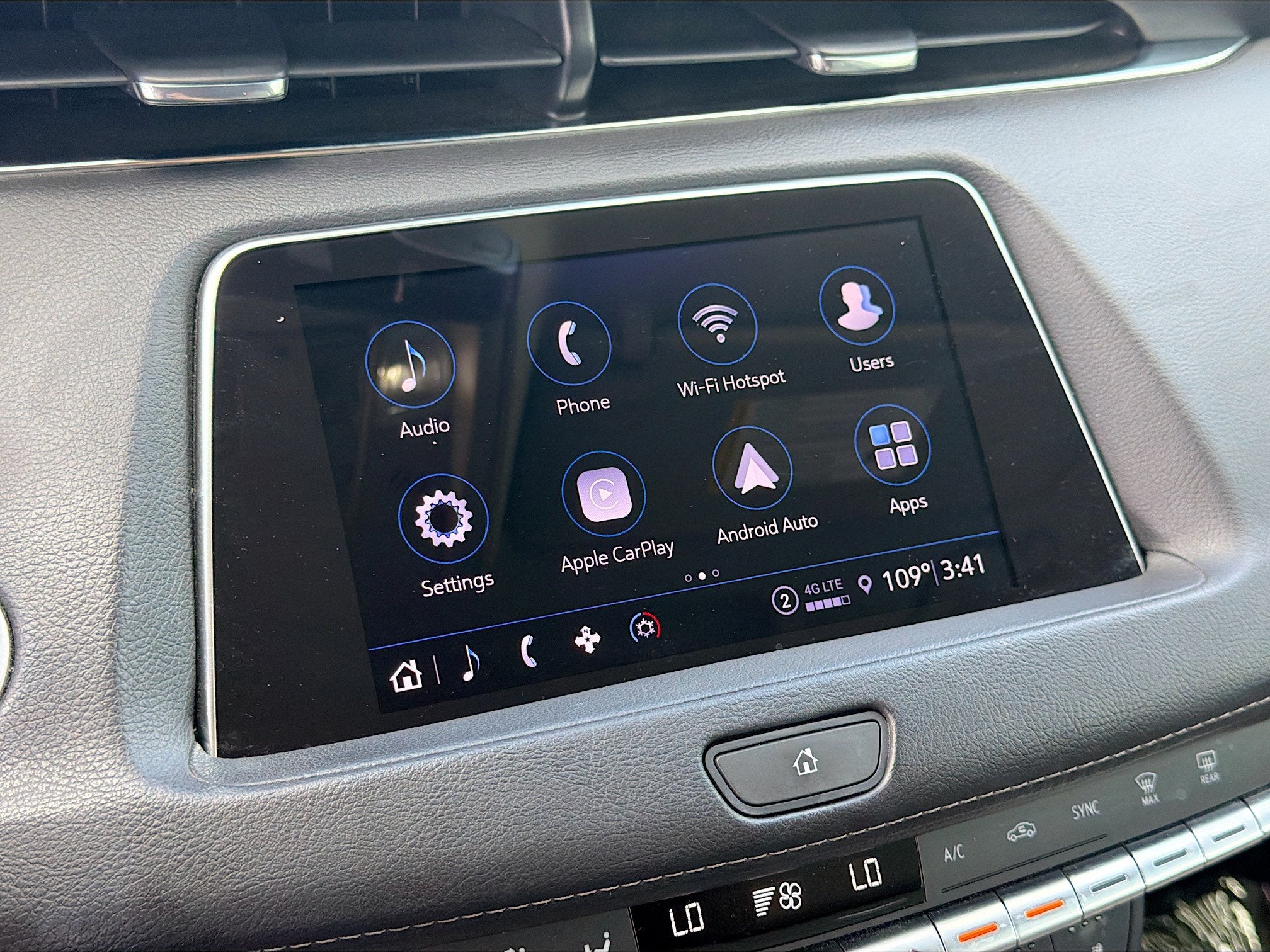 2022 Cadillac XT4 Premium Luxury