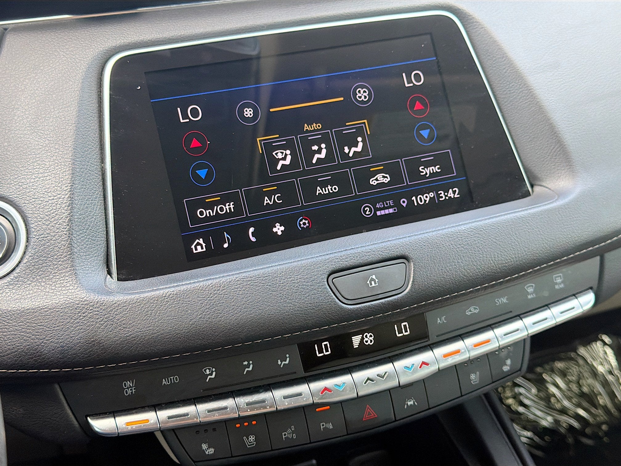2022 Cadillac XT4 Premium Luxury