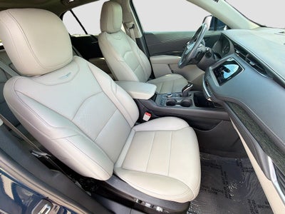 2022 Cadillac XT4 Premium Luxury