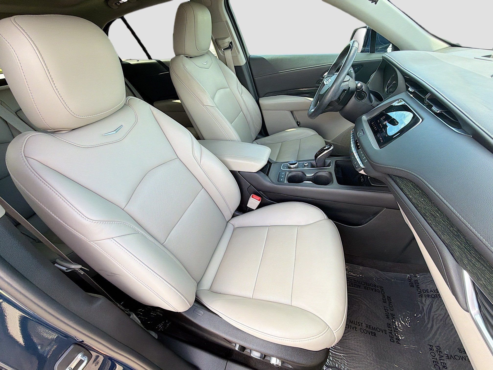 2022 Cadillac XT4 Premium Luxury