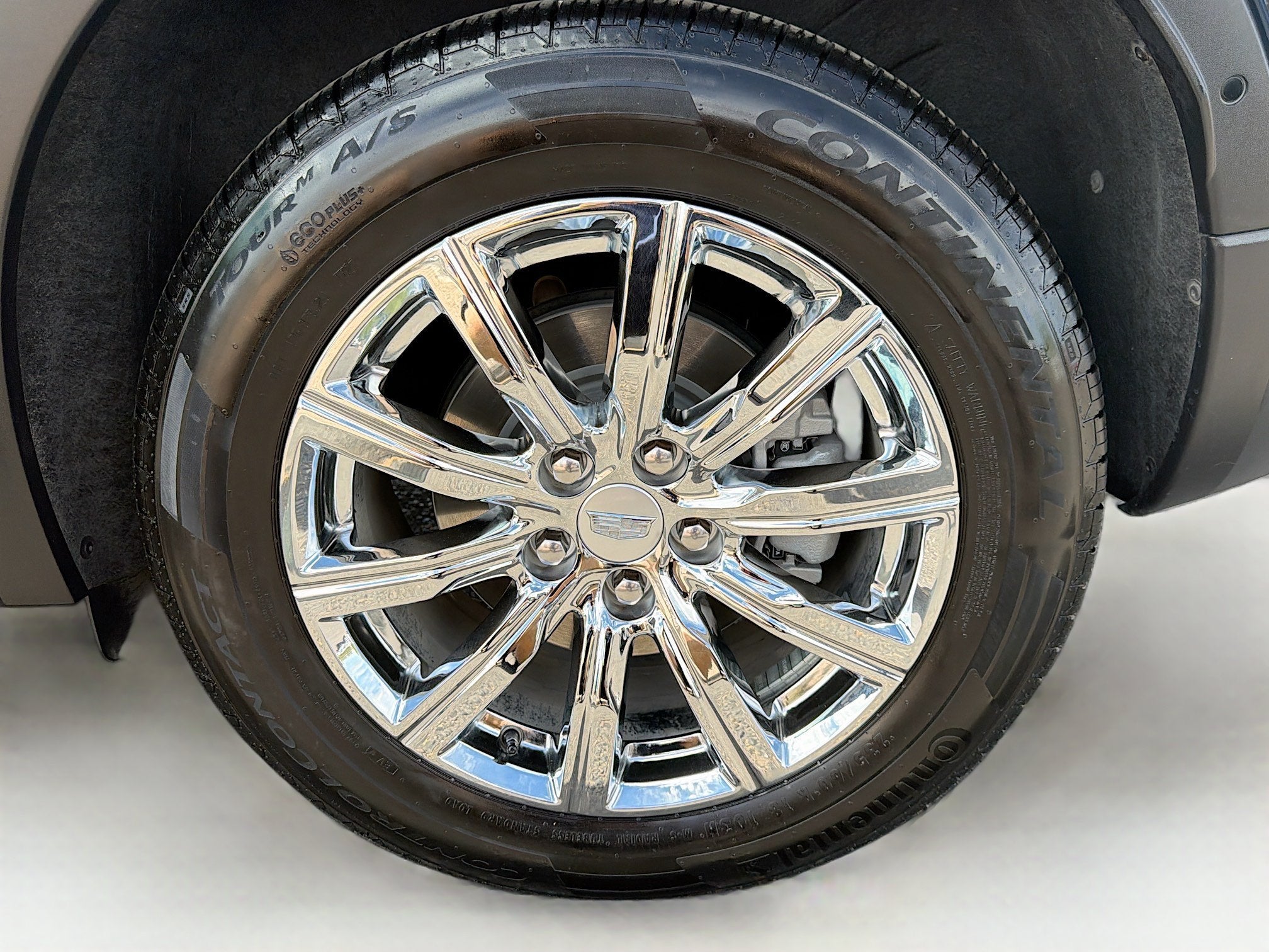 2022 Cadillac XT4 Premium Luxury
