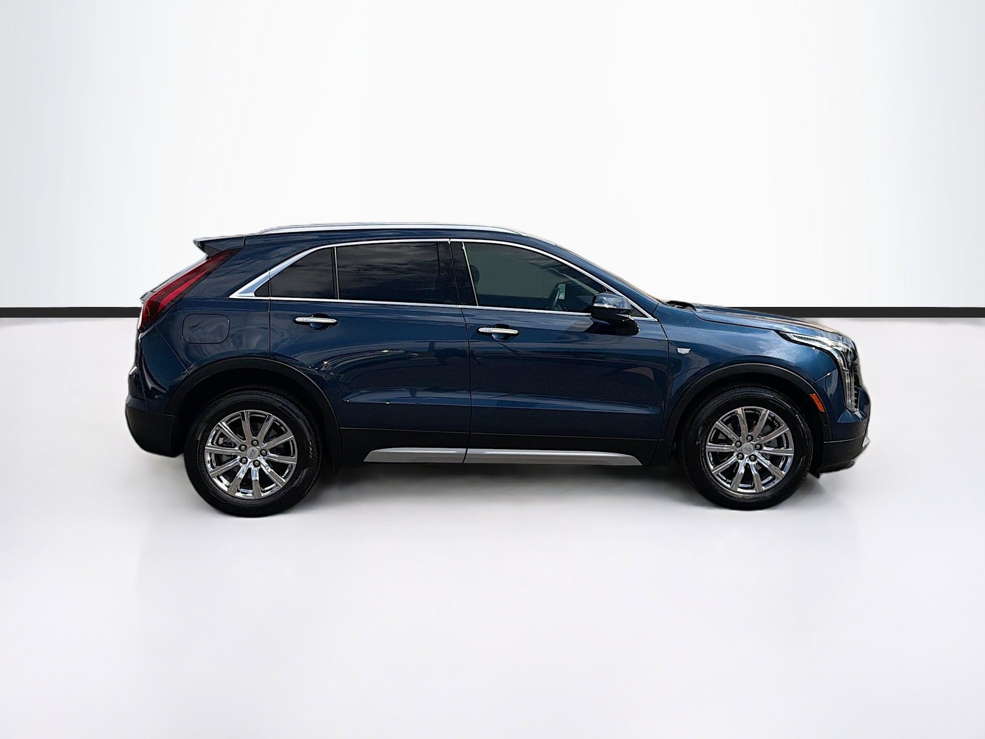 2022 Cadillac XT4 Premium Luxury