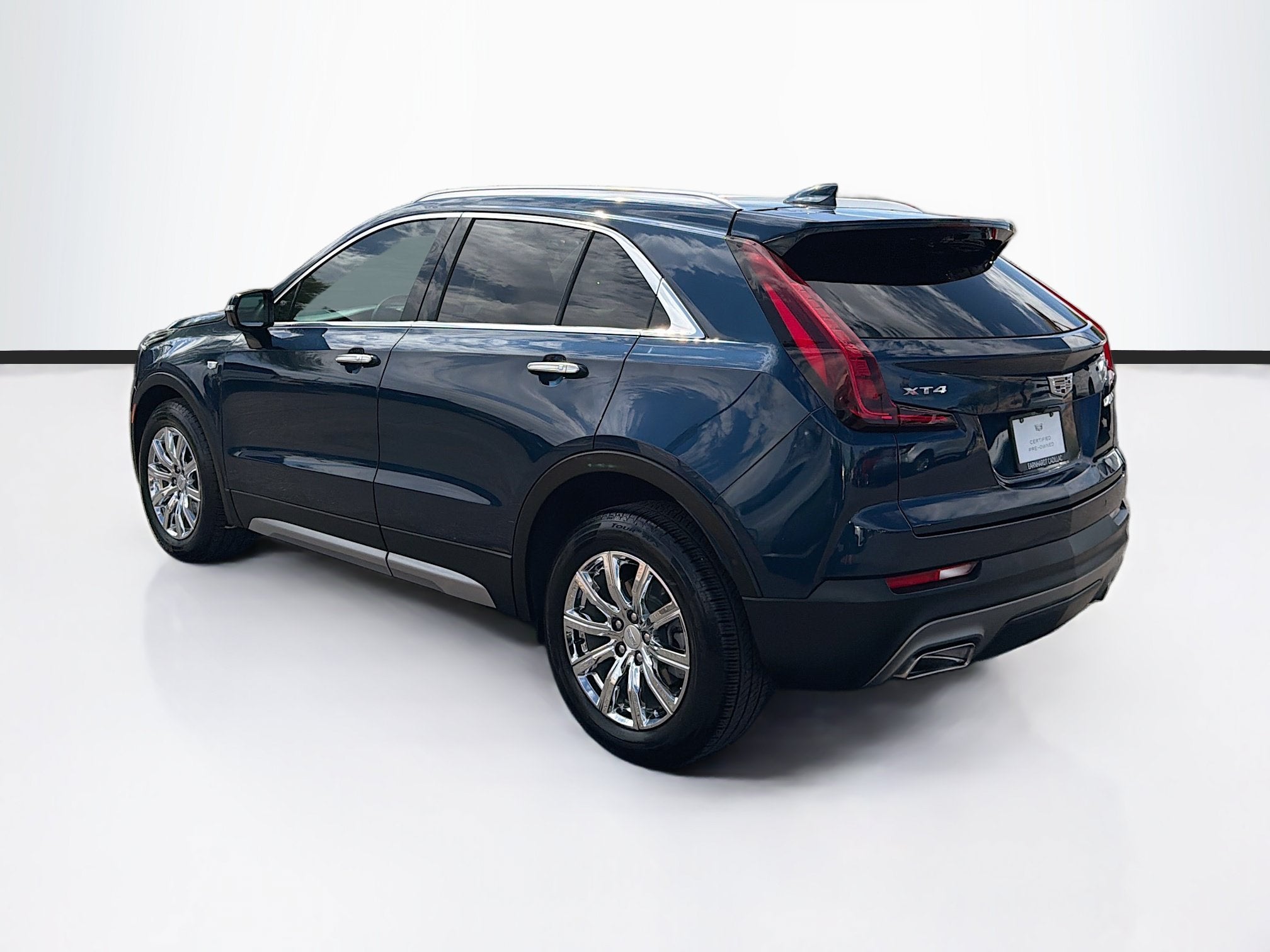 2022 Cadillac XT4 Premium Luxury