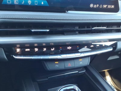 2025 Cadillac XT4 Premium Luxury