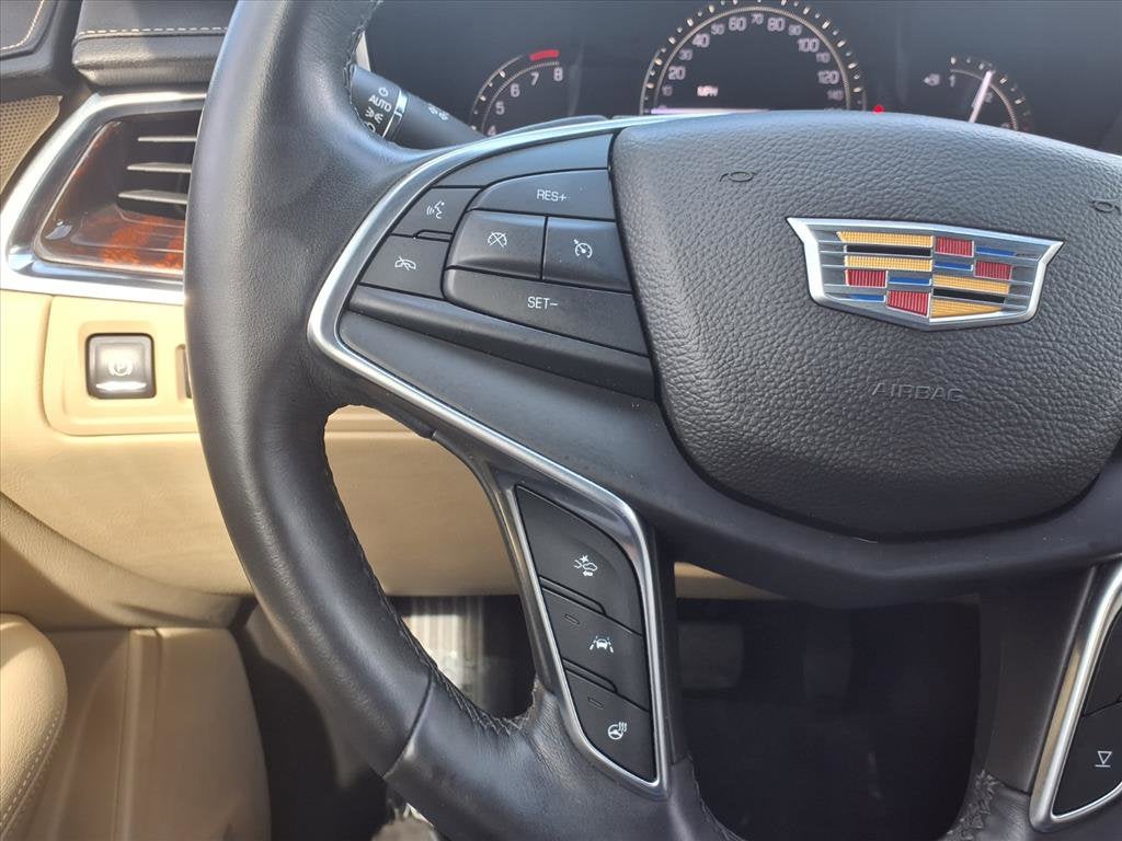 2017 Cadillac XT5 Luxury FWD