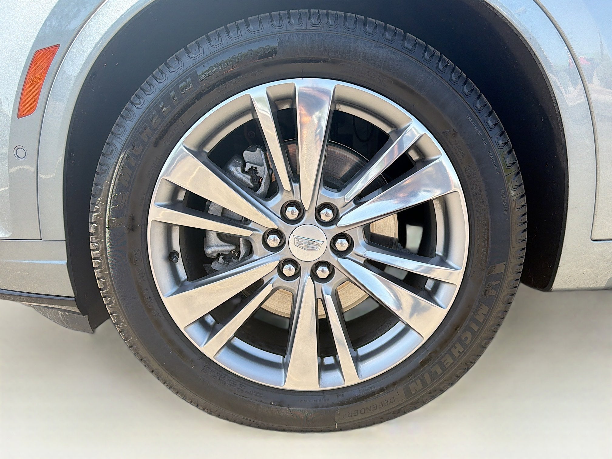 2023 Cadillac XT6 Premium Luxury