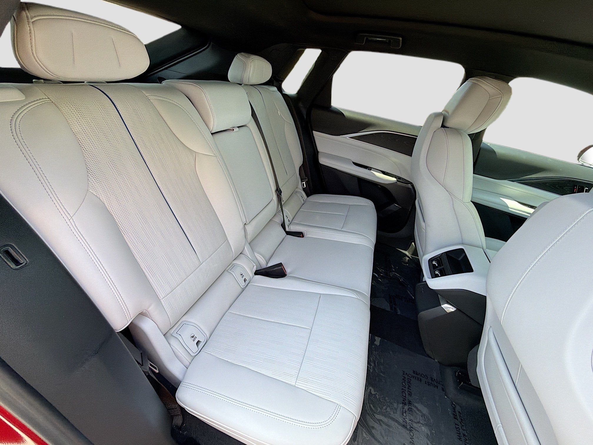 2025 Cadillac LYRIQ Luxury 1