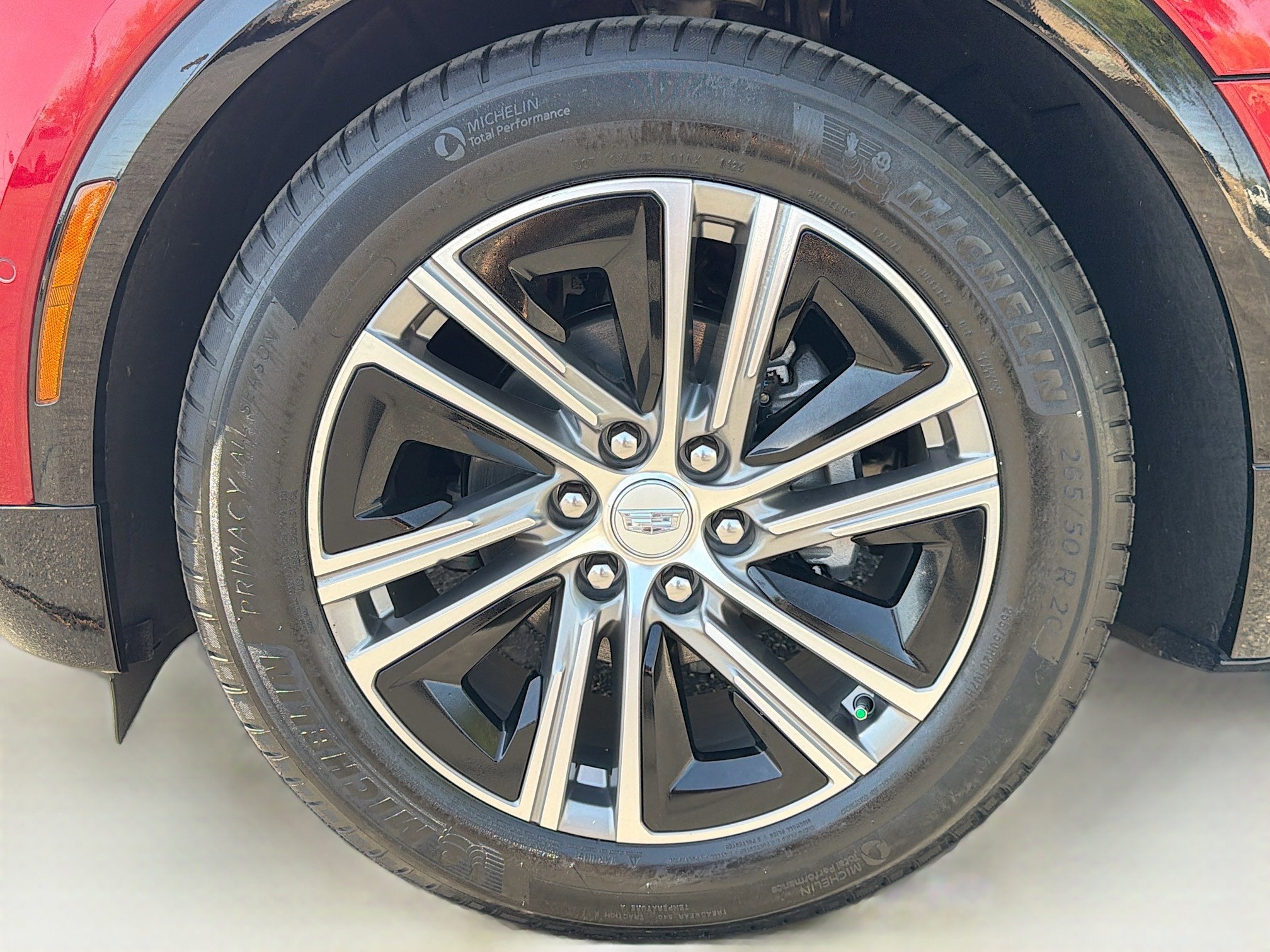 2025 Cadillac LYRIQ Luxury 1