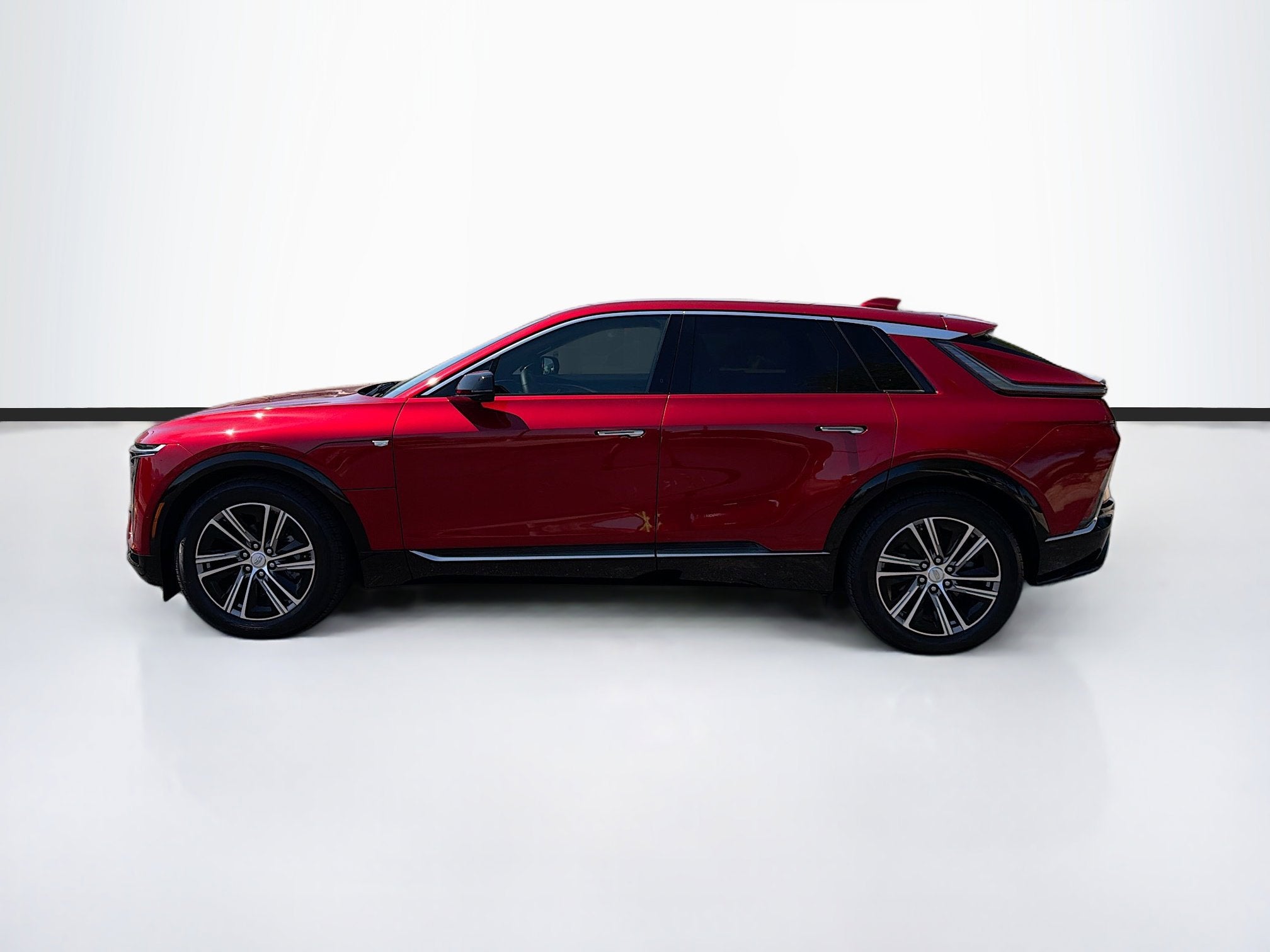 2025 Cadillac LYRIQ Luxury 1