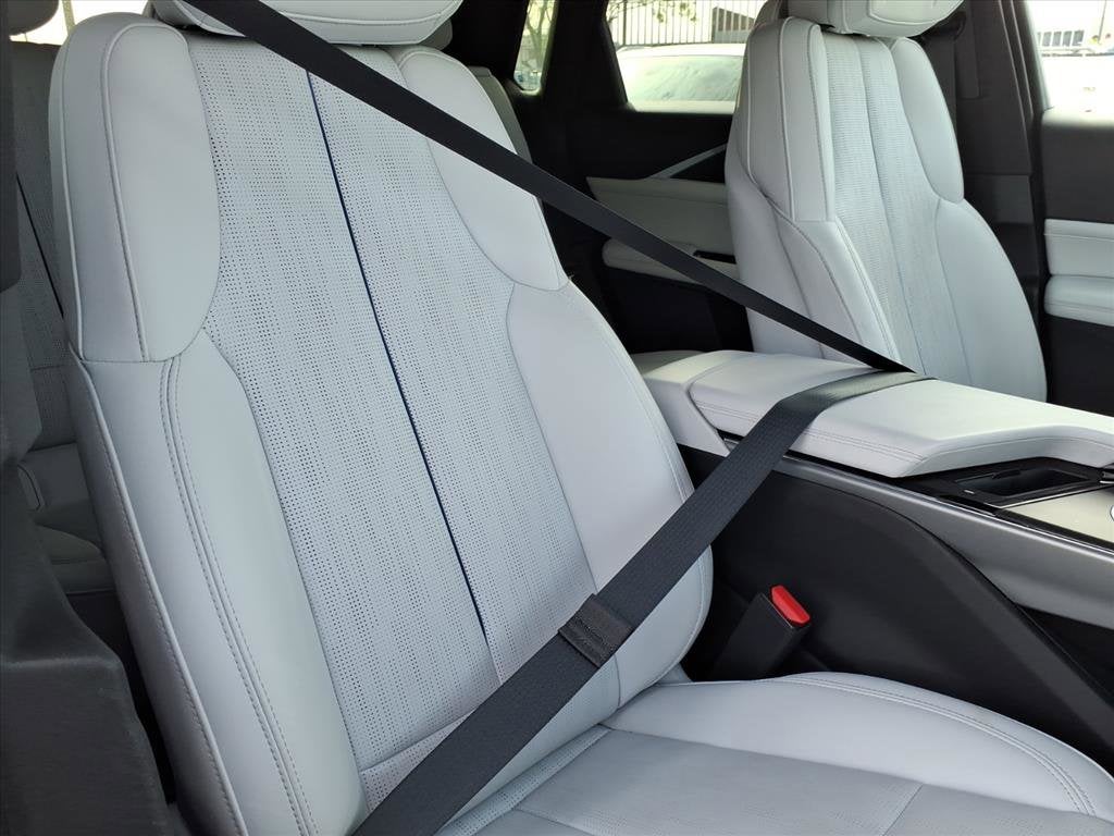 2024 Cadillac LYRIQ Luxury 1