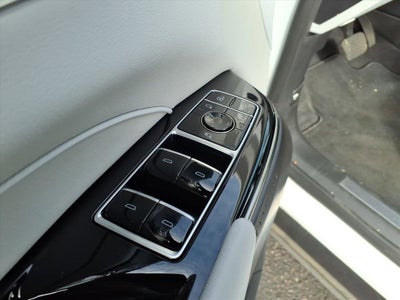 2024 Cadillac LYRIQ Luxury 1