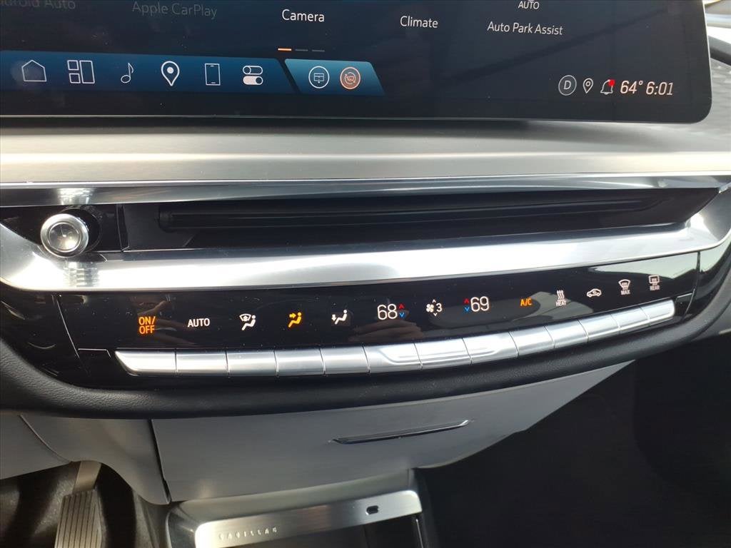 2024 Cadillac LYRIQ Luxury 1