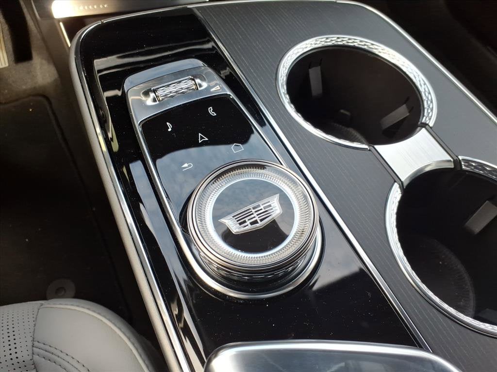 2024 Cadillac LYRIQ Luxury 1