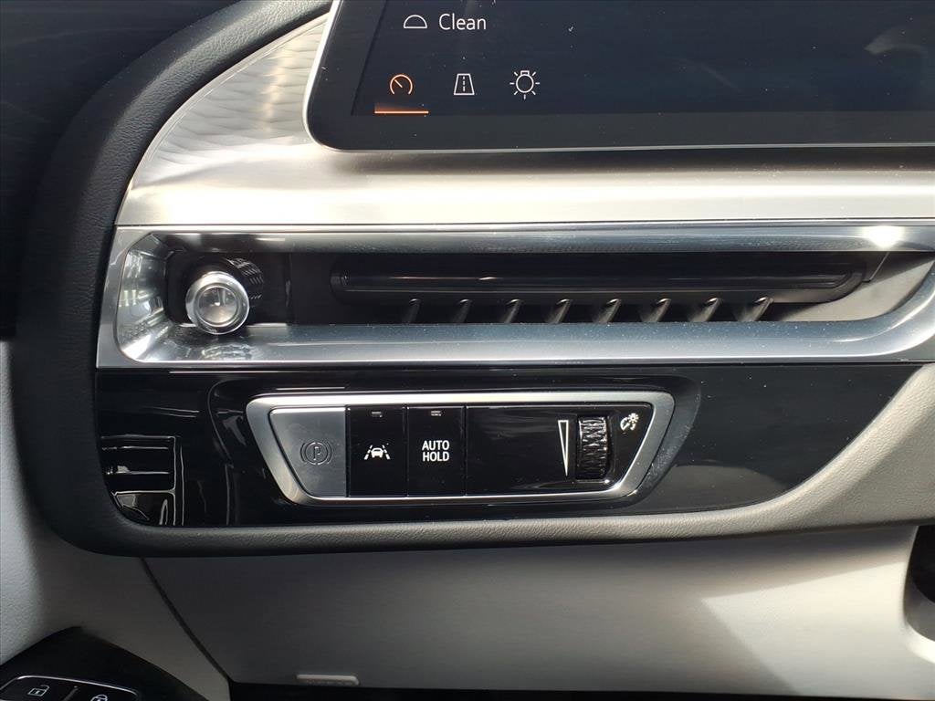 2024 Cadillac LYRIQ Luxury 1