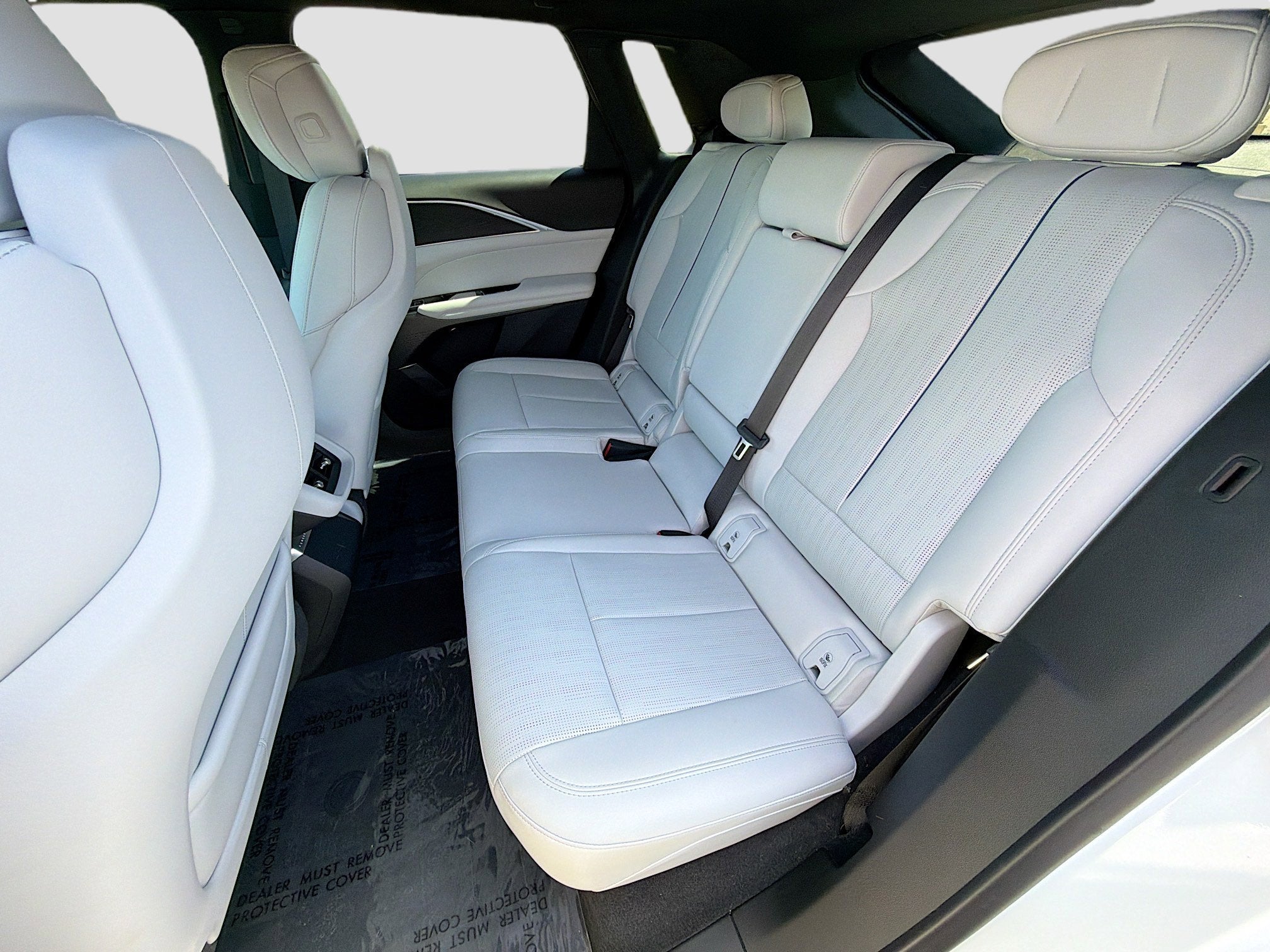 2024 Cadillac LYRIQ Luxury 1