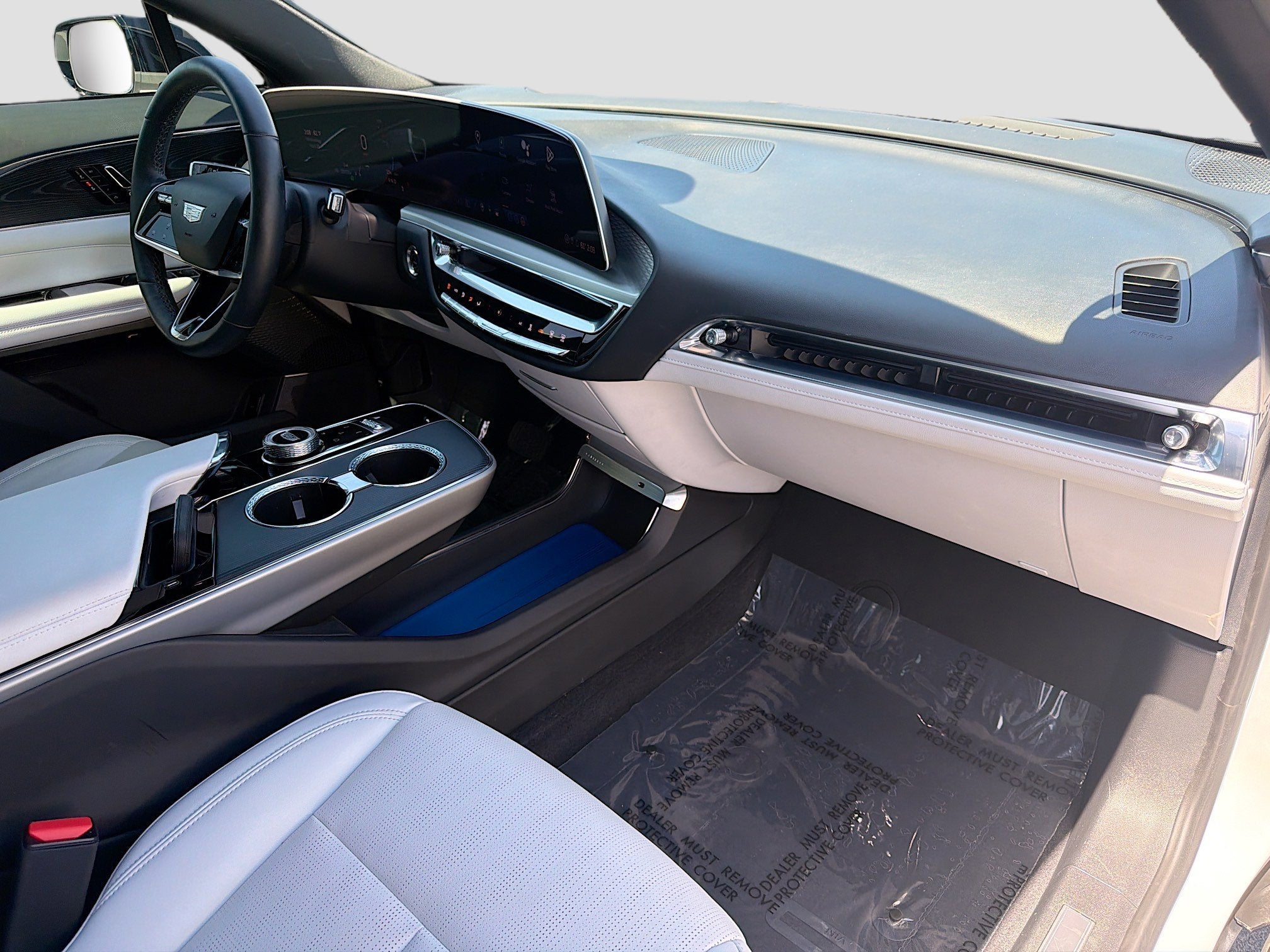 2024 Cadillac LYRIQ Luxury 1