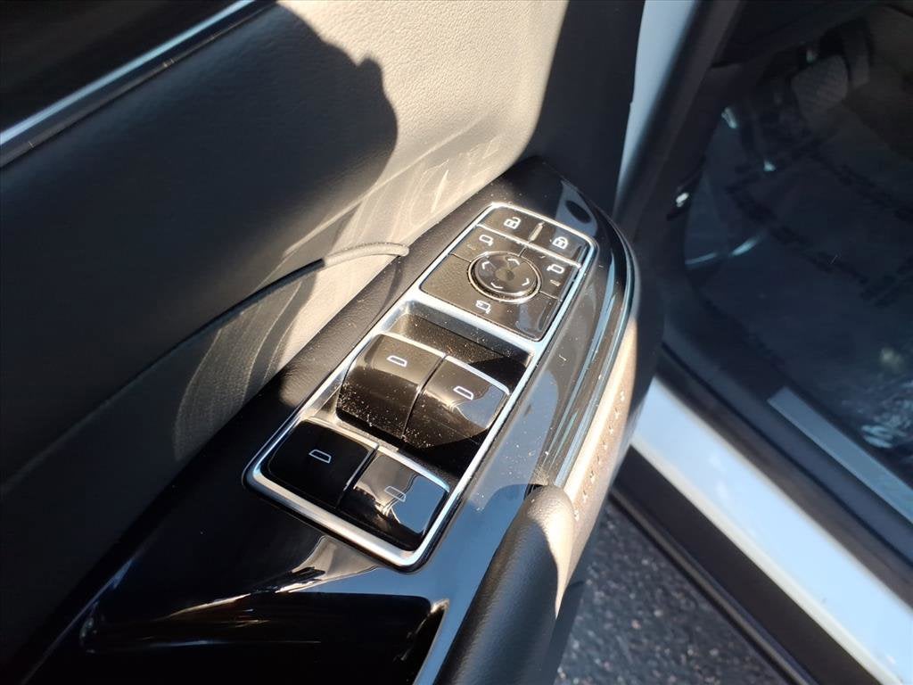 2024 Cadillac LYRIQ Sport 1