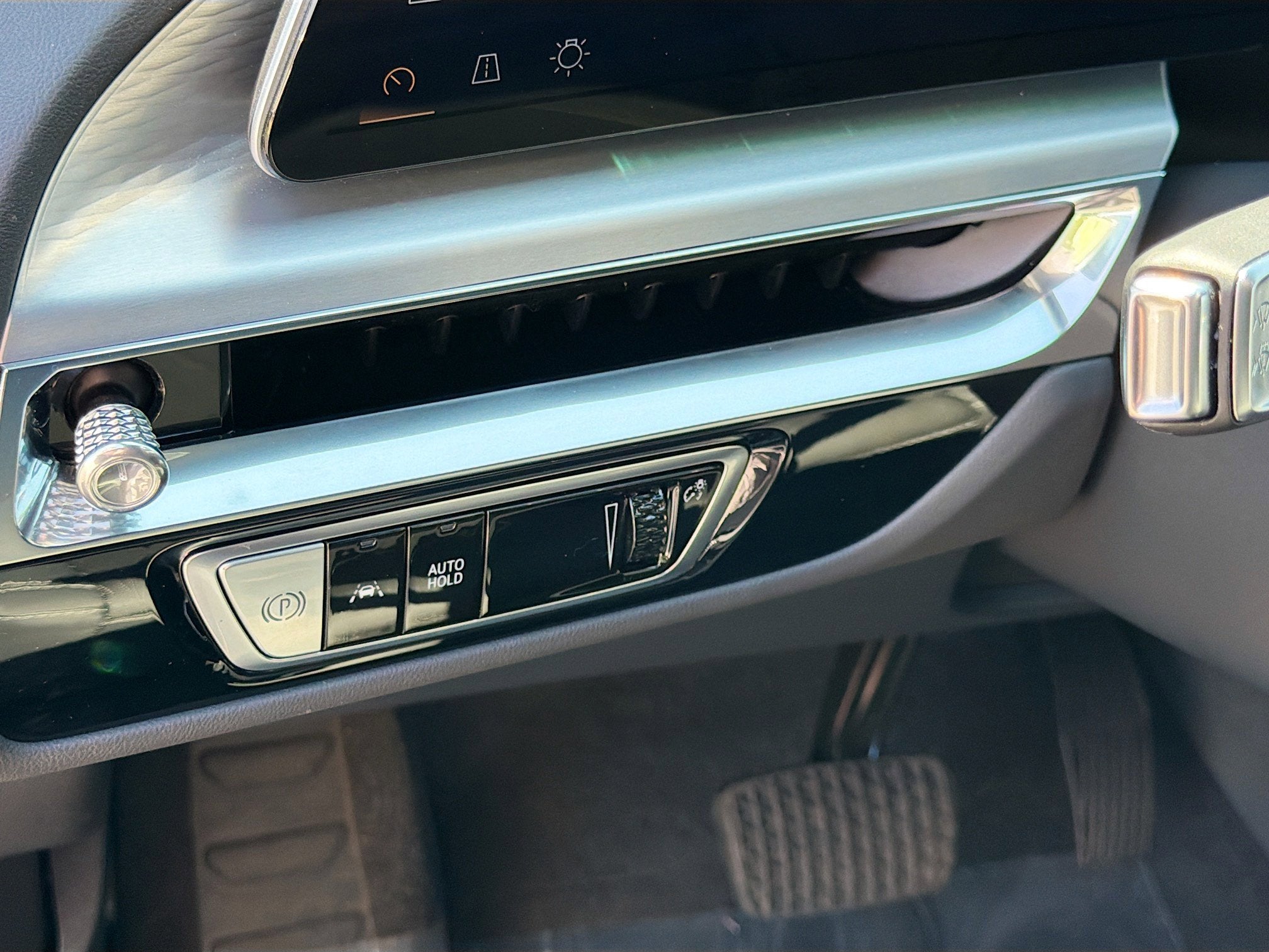 2024 Cadillac LYRIQ Sport 3