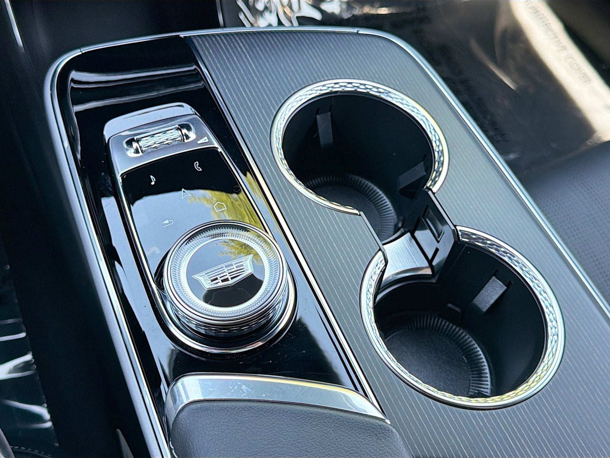 2024 Cadillac LYRIQ Sport 3
