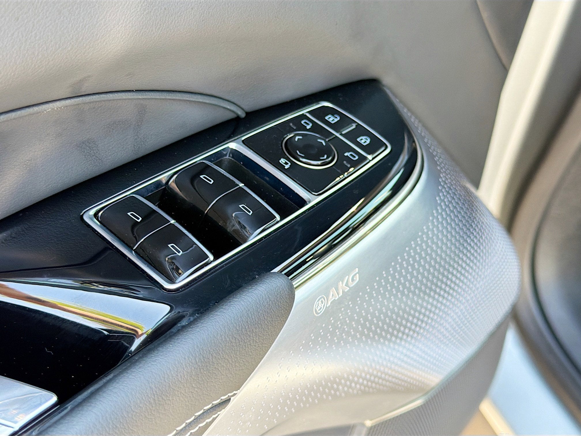 2024 Cadillac LYRIQ Sport 3