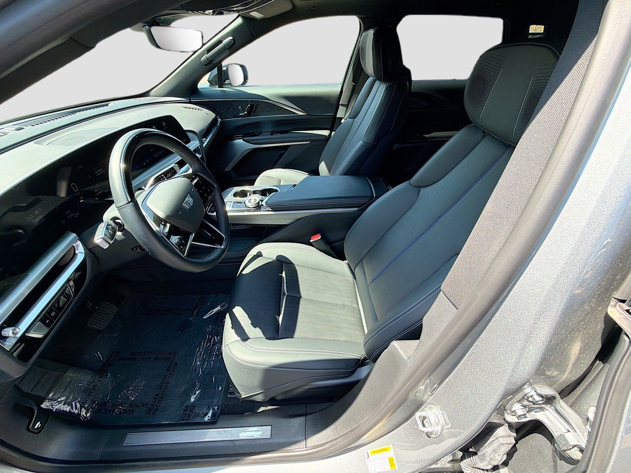 2024 Cadillac LYRIQ Sport 3