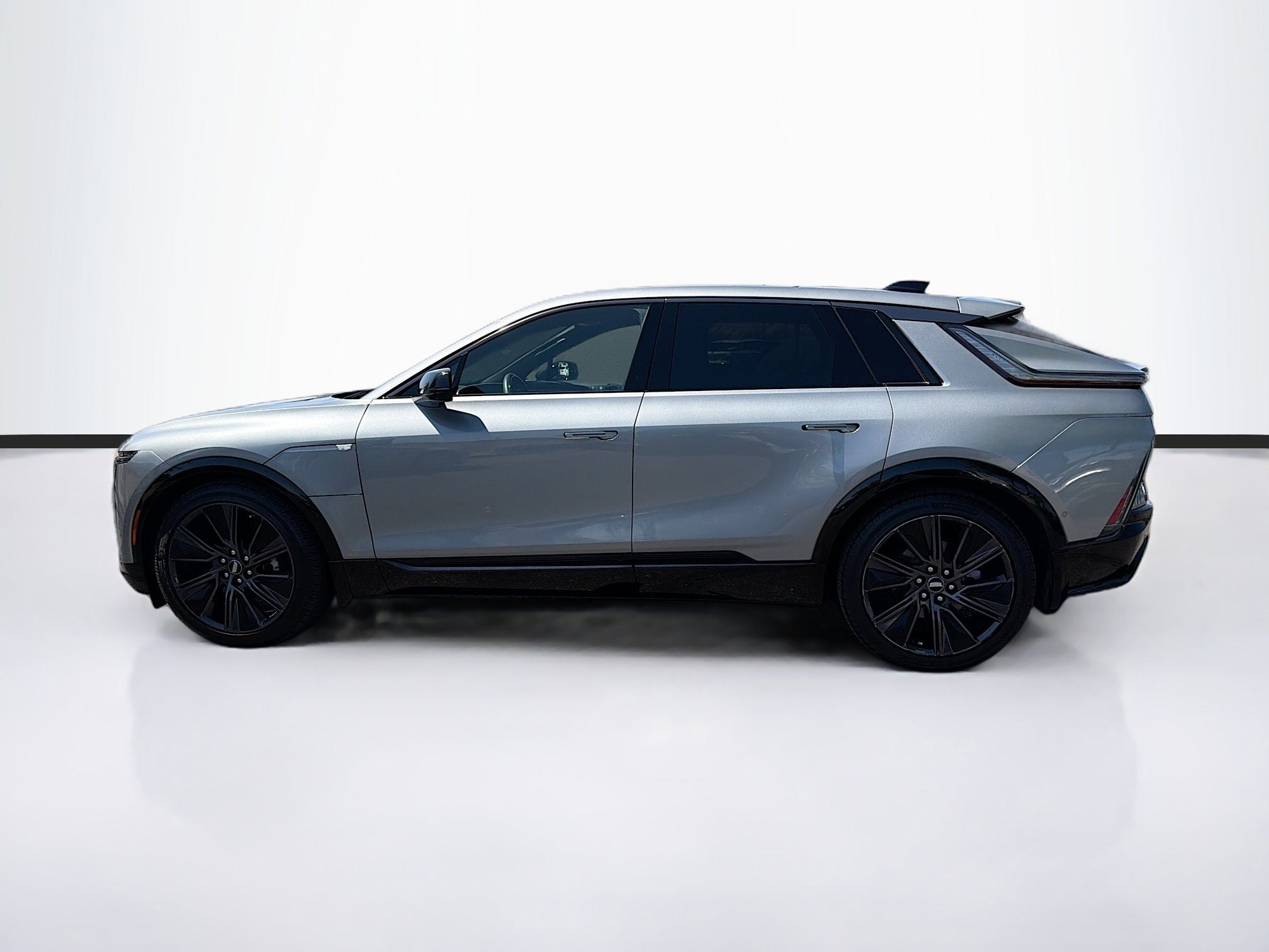 2024 Cadillac LYRIQ Sport 3