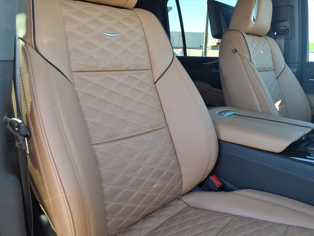 2023 Cadillac Escalade ESV Premium Luxury