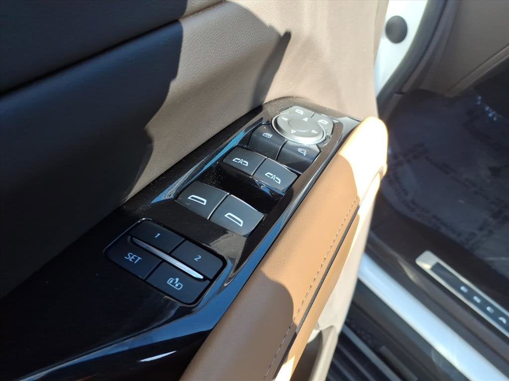 2023 Cadillac Escalade ESV Premium Luxury