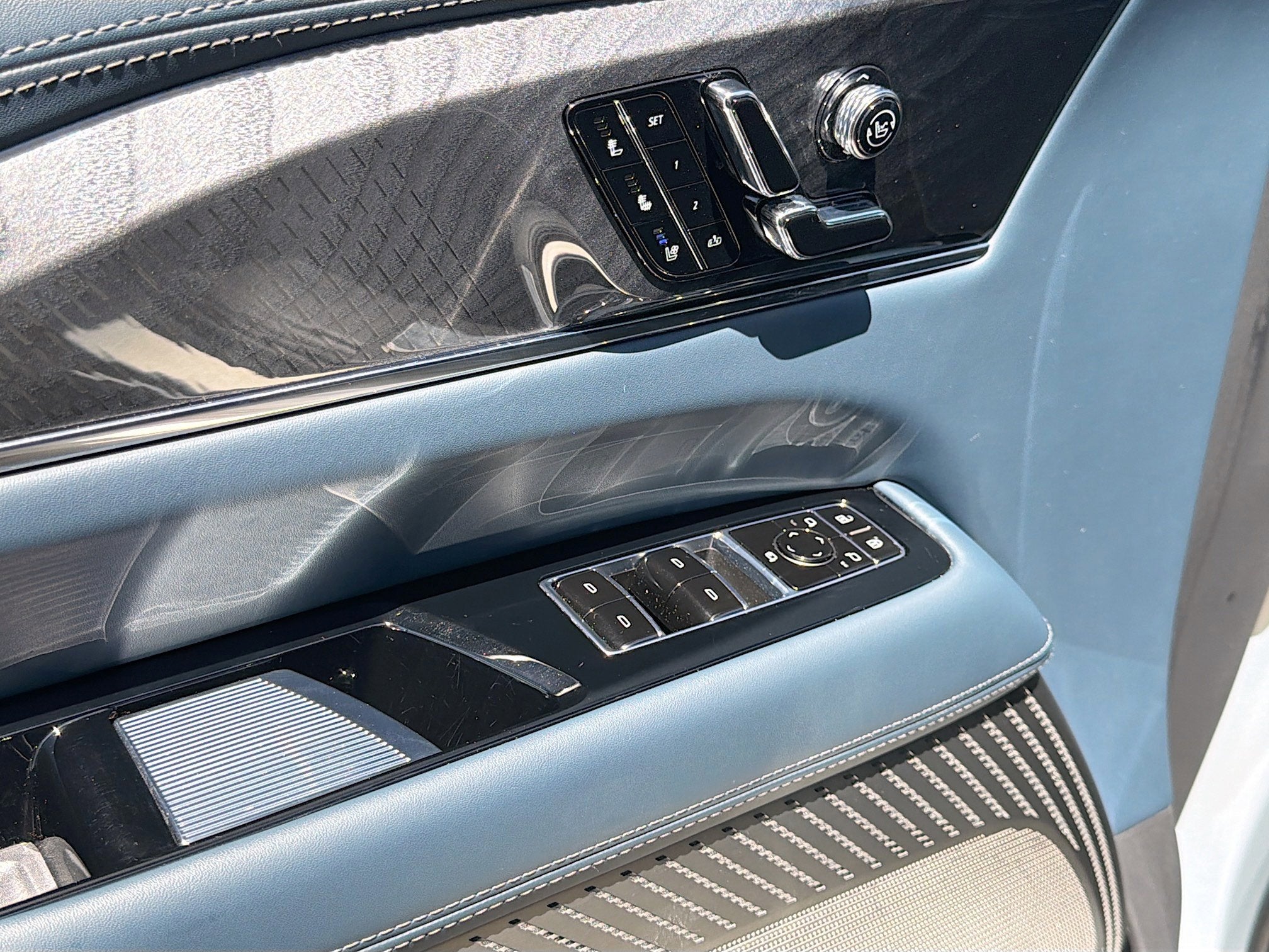 2025 Cadillac ESCALADE IQ Sport 2