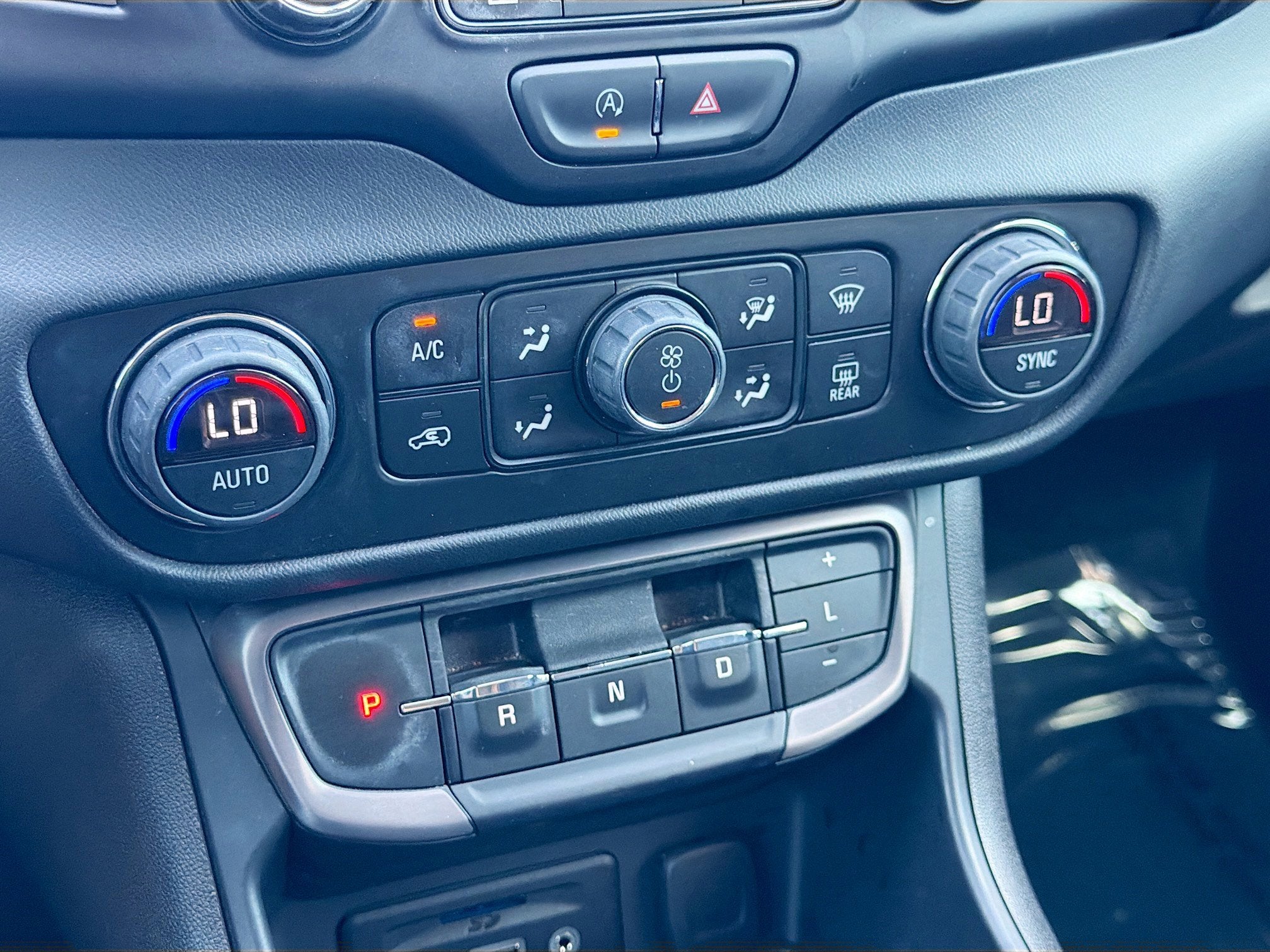 2023 GMC Terrain AT4