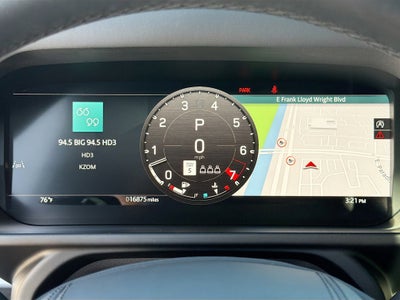 2025 Land Rover Defender V8