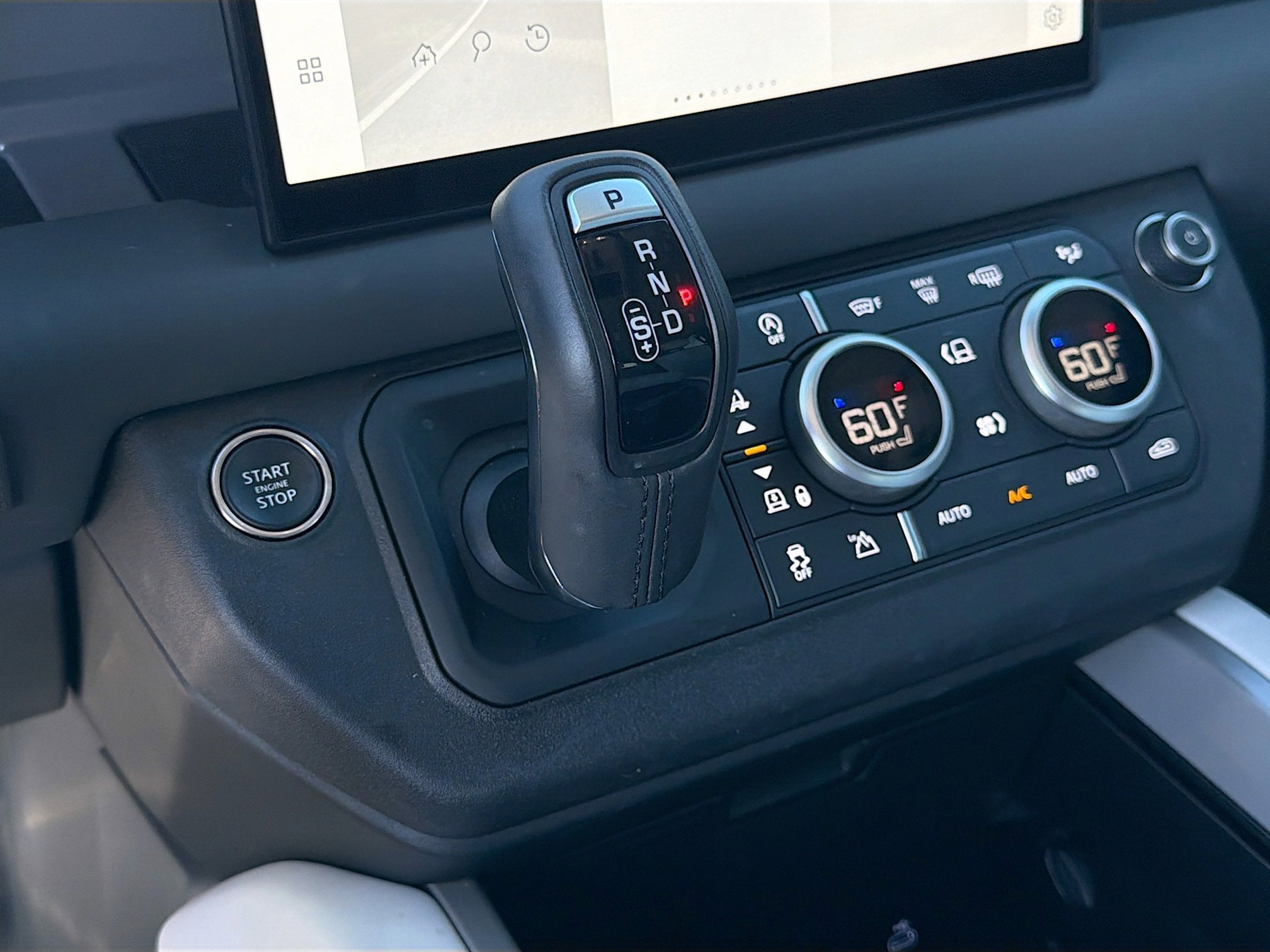 2025 Land Rover Defender V8