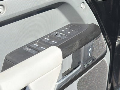 2025 Land Rover Defender V8