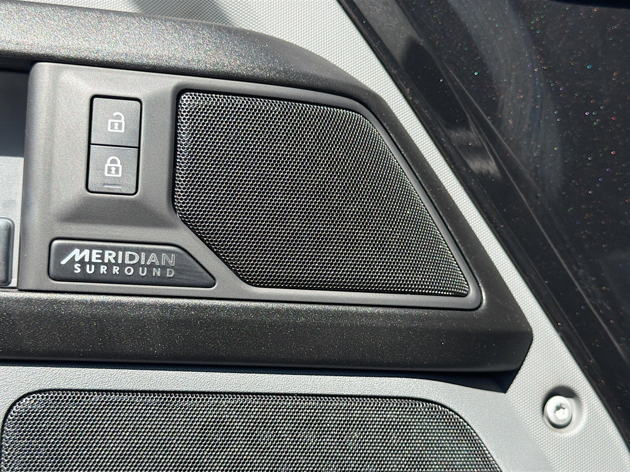 2025 Land Rover Defender V8