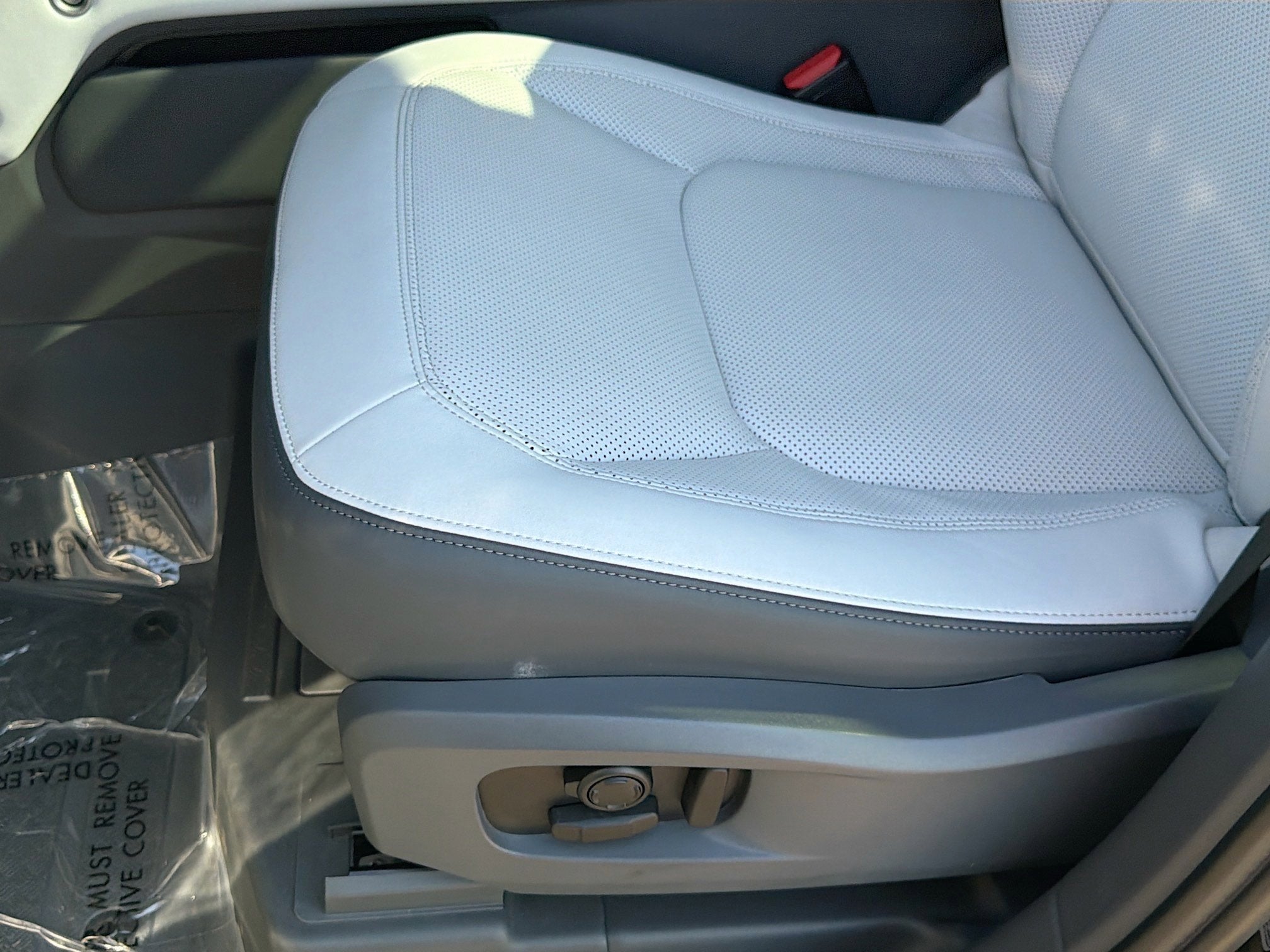 2025 Land Rover Defender V8