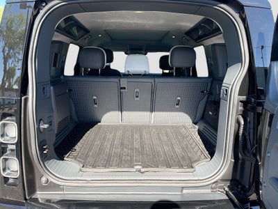 2025 Land Rover Defender V8