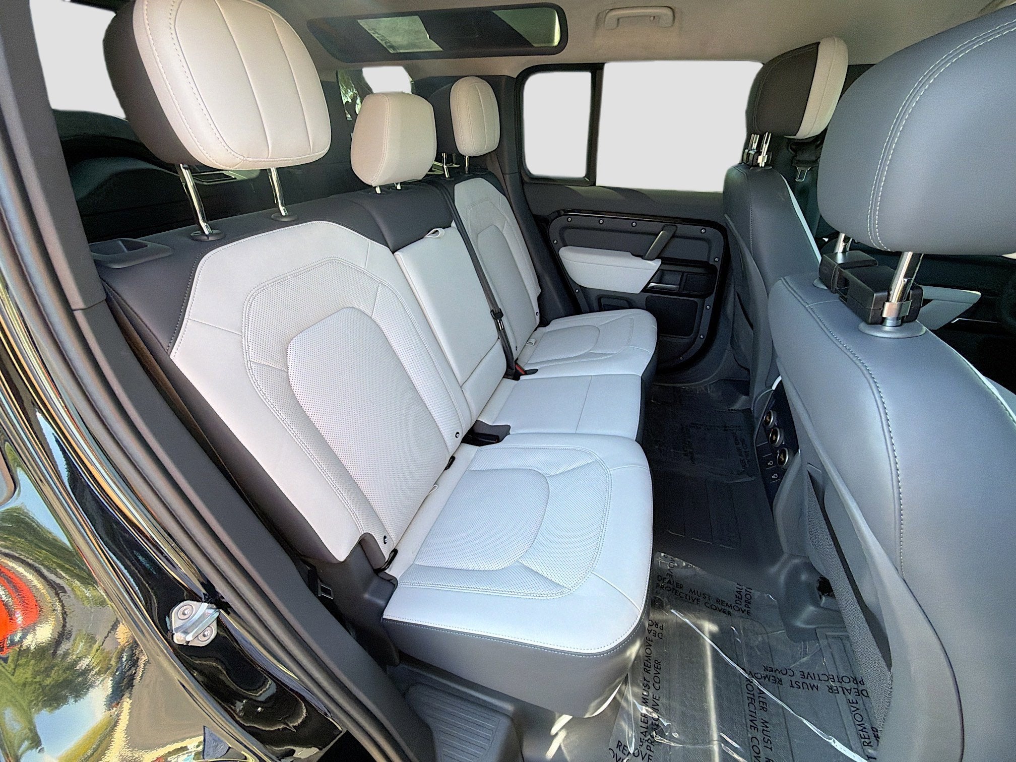 2025 Land Rover Defender V8