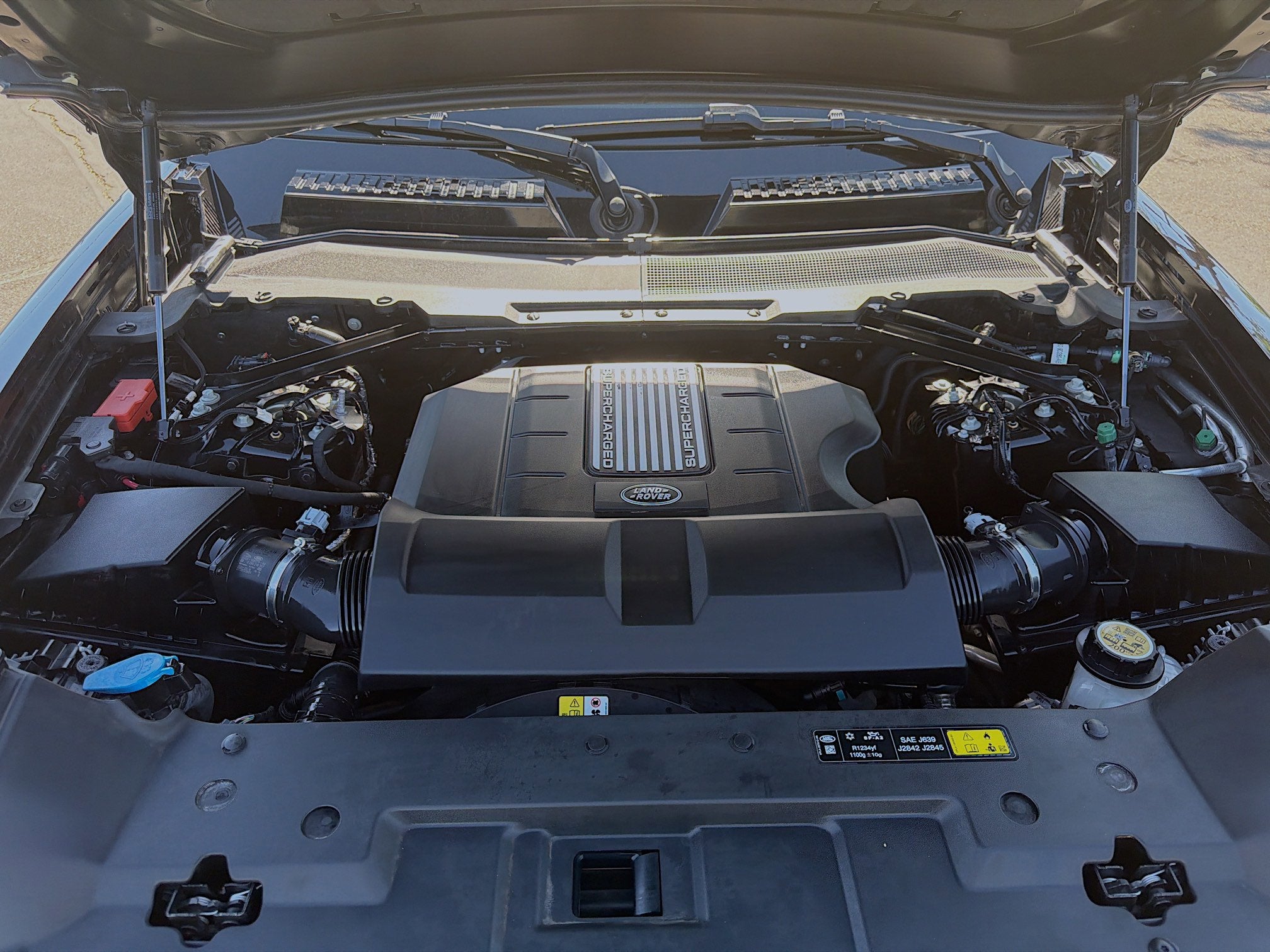 2025 Land Rover Defender V8