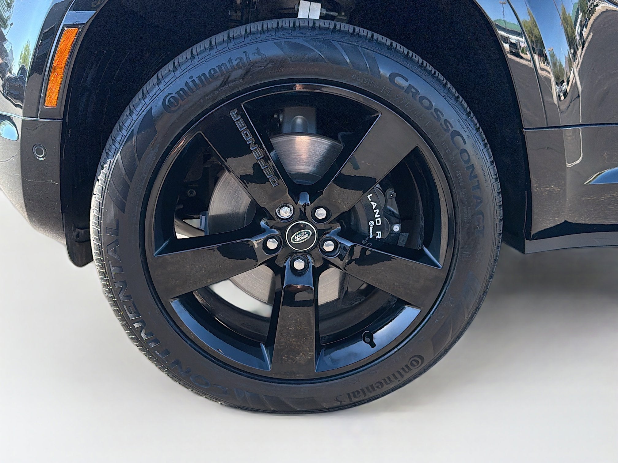 2025 Land Rover Defender V8