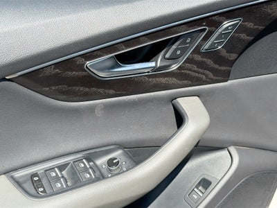 2022 Audi Q8 Premium Plus