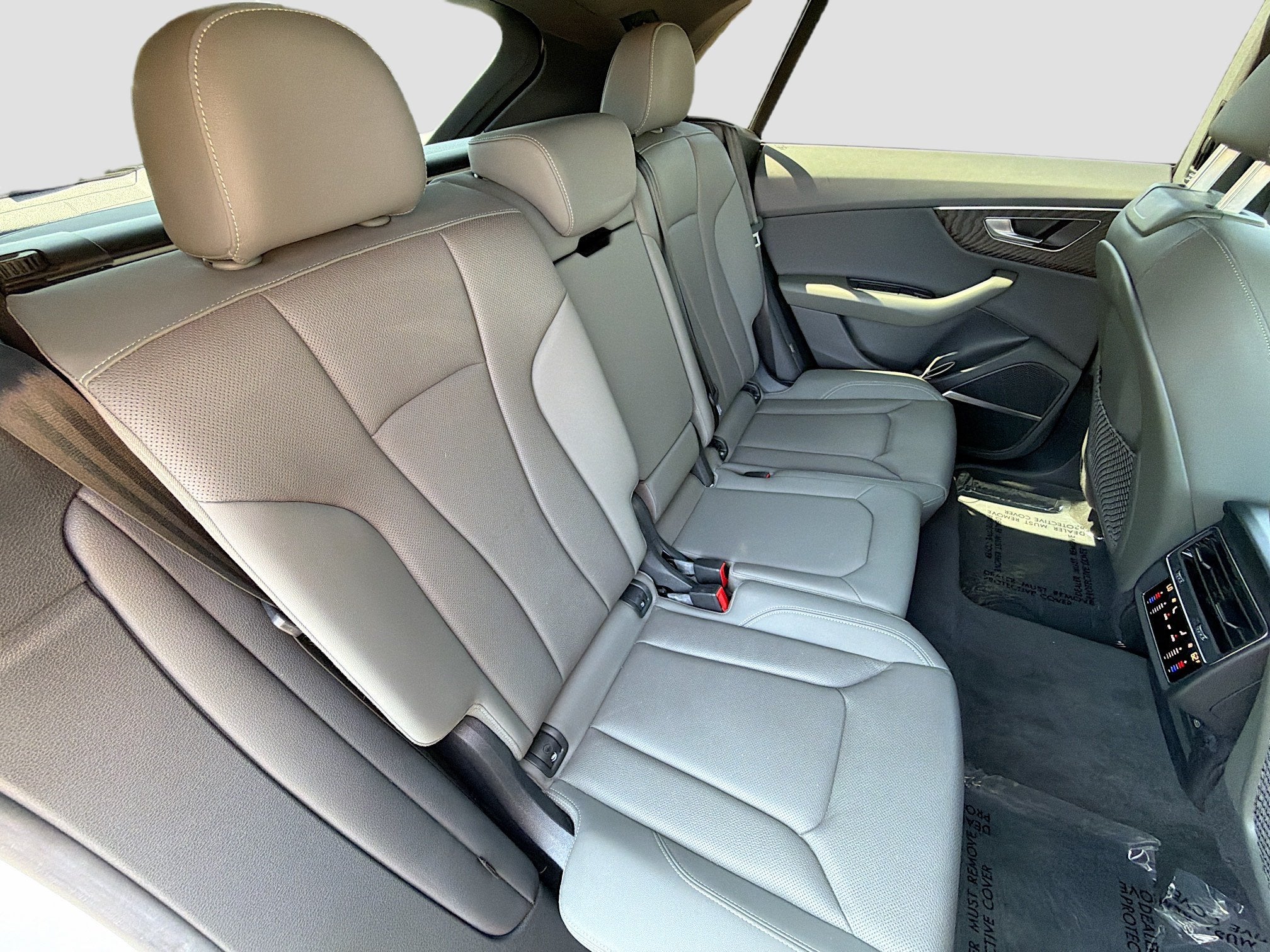2022 Audi Q8 Premium Plus